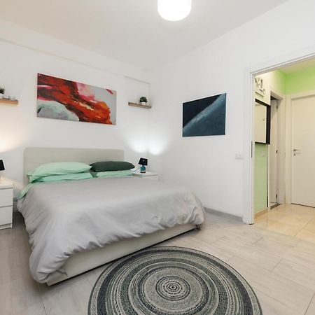 Lotus - Appartamento Sul Mare A Ostia Con Giardino Relax Luaran gambar