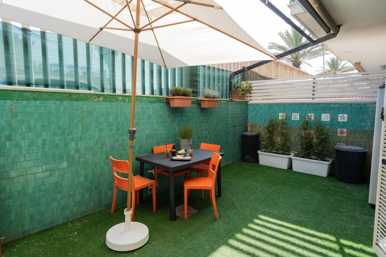 Lotus - Appartamento Sul Mare A Ostia Con Giardino Relax Luaran gambar