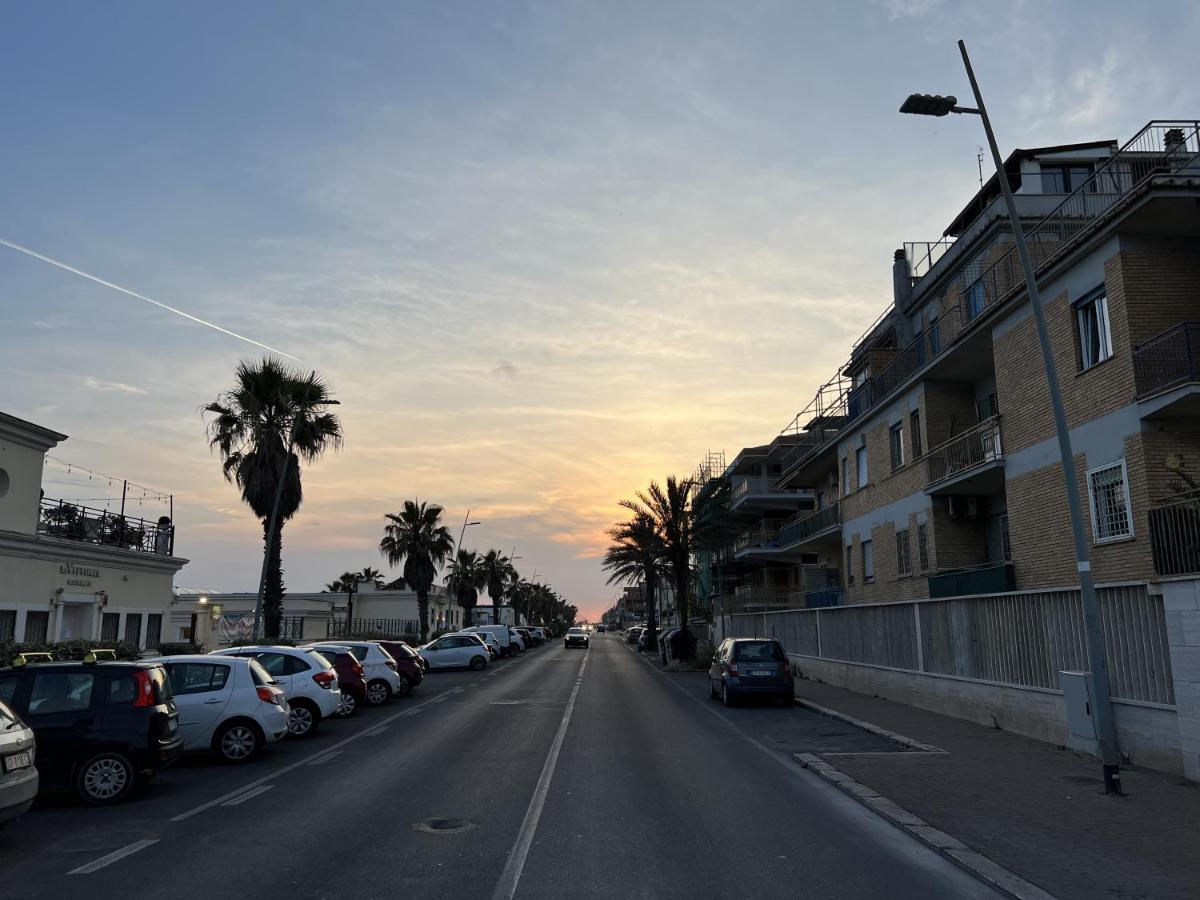 Lotus - Appartamento Sul Mare A Ostia Con Giardino Relax Luaran gambar
